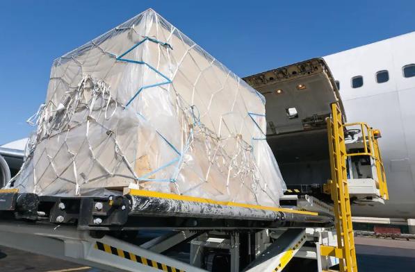 英國(guó)貨代在推動(dòng)國(guó)際貿(mào)易和提升物流效率方面的作用有哪些？