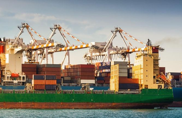 在全球貿(mào)易的浪潮中，美國貨運代理行業(yè)正經(jīng)歷著前所未有的變革