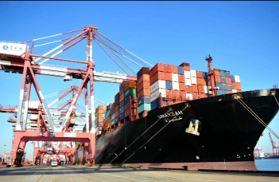 國(guó)際海運(yùn)在歷史的長(zhǎng)河中不斷前行，見證著人類文明的進(jìn)步與變遷