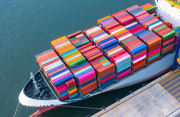 美國專線的完善關(guān)乎兩國經(jīng)濟(jì)的繁榮，是推動全球物流進(jìn)步的關(guān)鍵力量