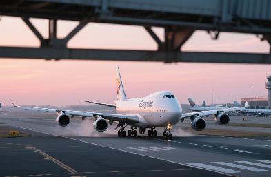 國(guó)際物流：海運(yùn) / 空運(yùn) / 陸運(yùn)全鏈路，全球門到門直達(dá)